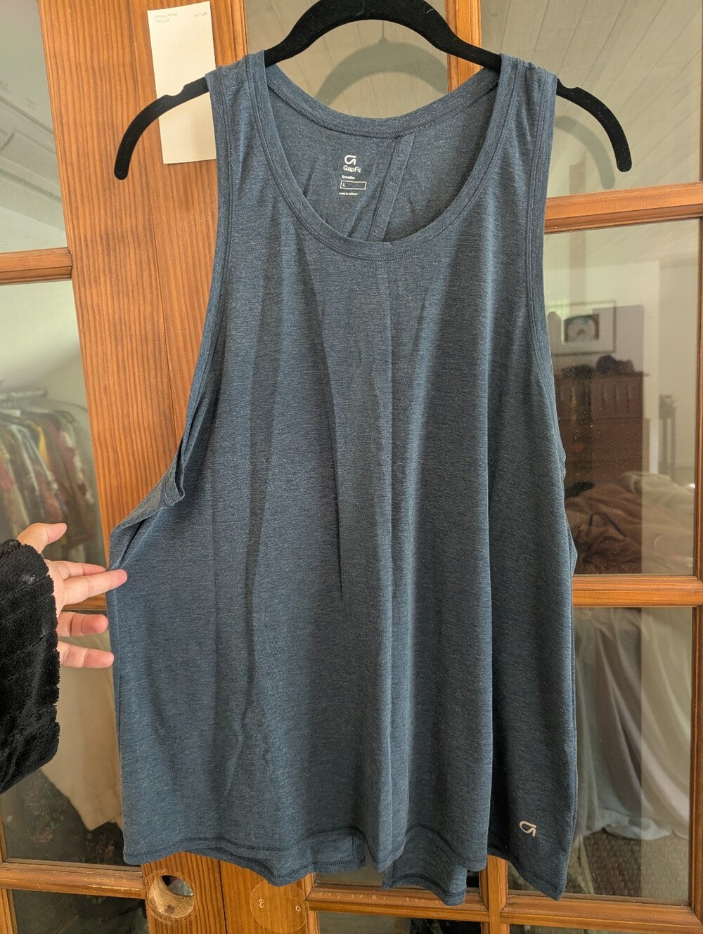 GapFit Activewear Tank With Open Back- Tie Or Leave Open. Blue. L